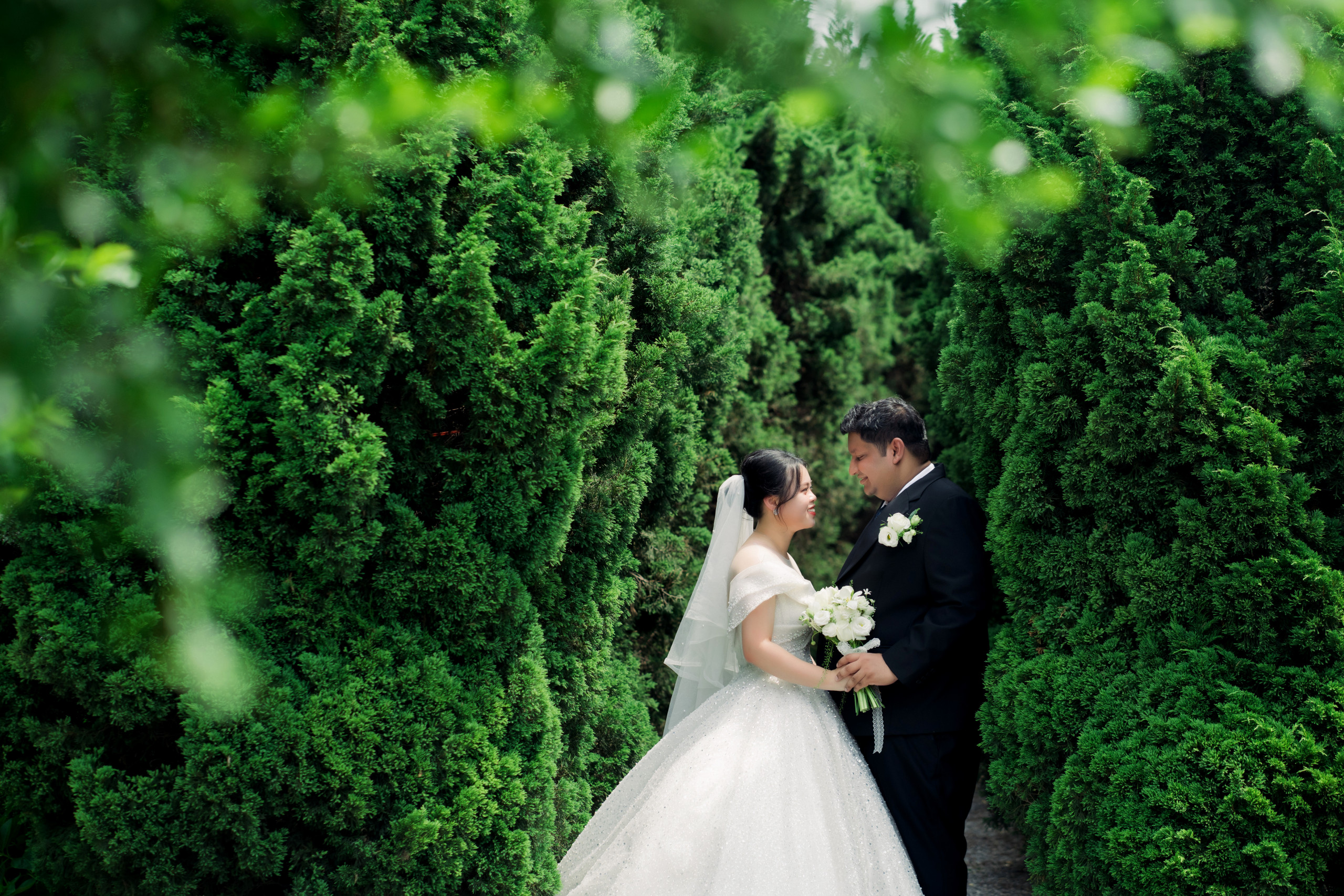AMILA GAMAGE & ANH THUY PHAM