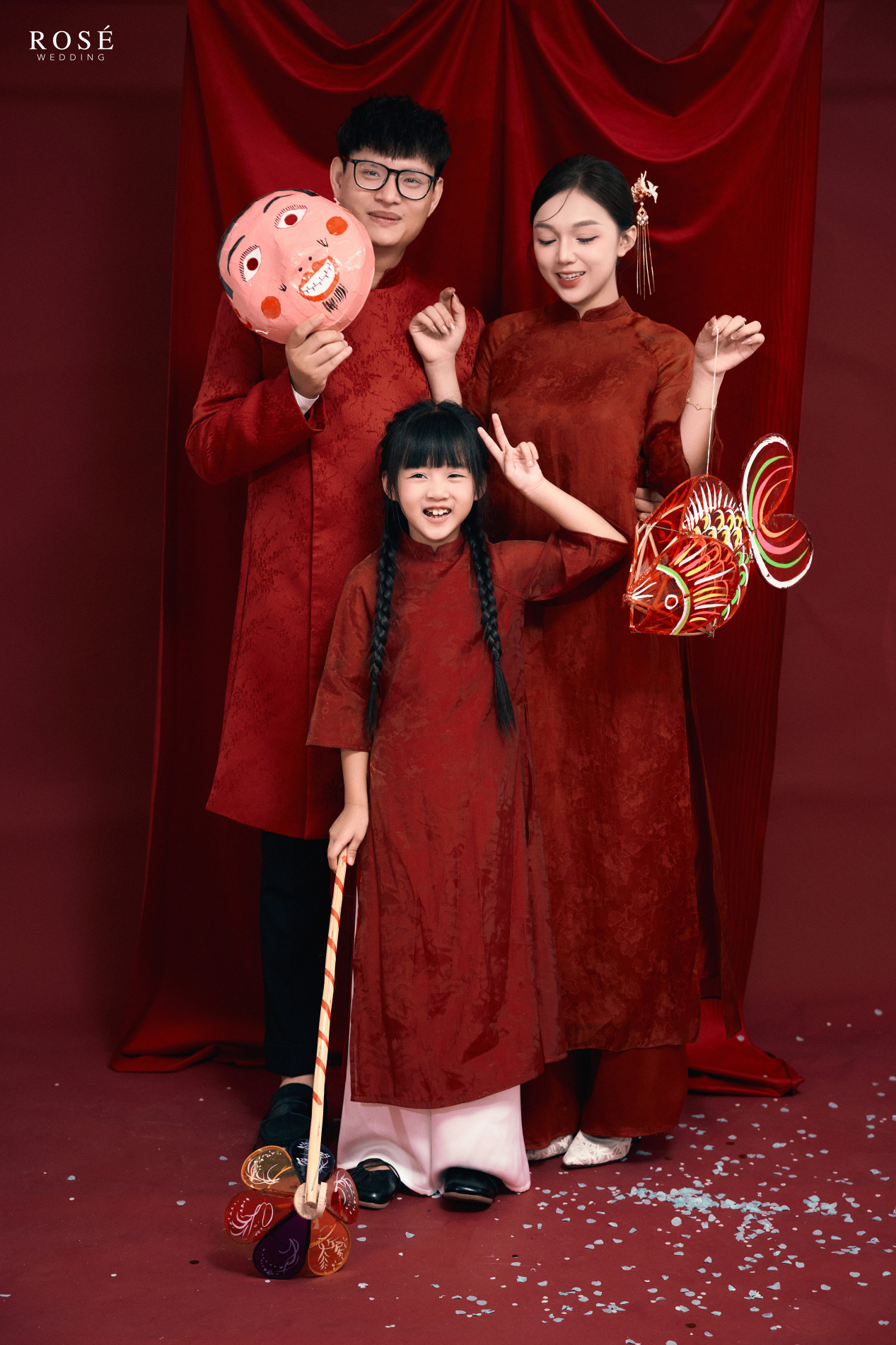 HOÀNG NHẬT X BÍCH NGA