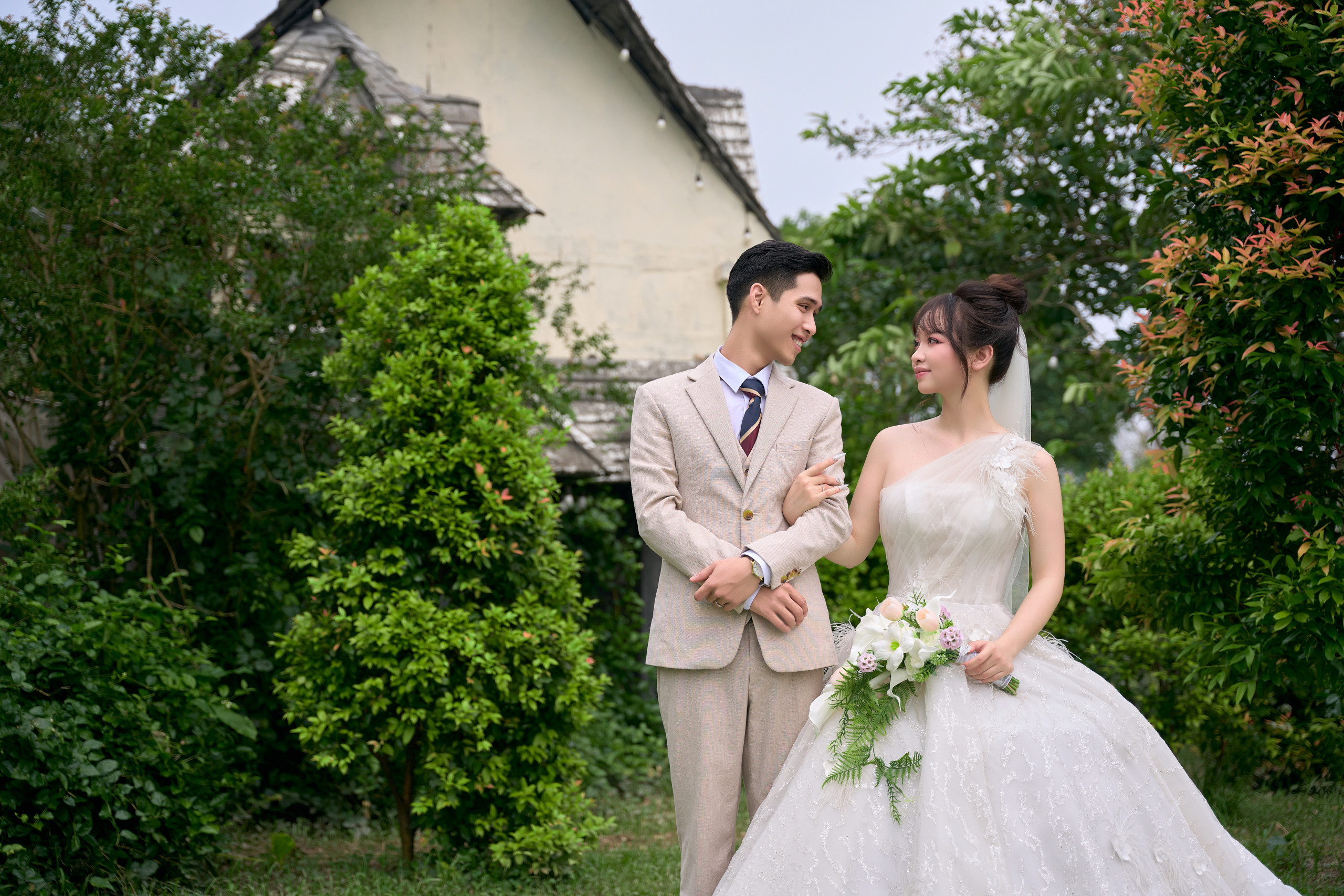 VĂN DƯƠNG & THU HIỀN